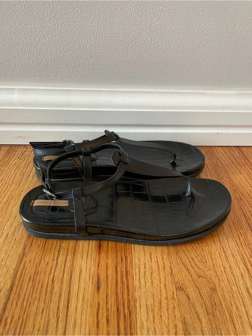Sam Edelman Black Croc-Embossed Leather T-Strap Sandals - Picture 2 of 6